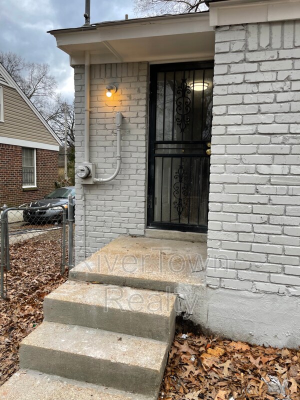 Building Photo - 3574 Carrington Rd