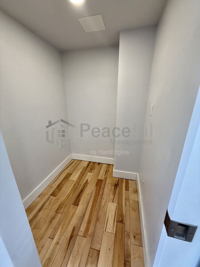 Building Photo - 515 S 1000 E