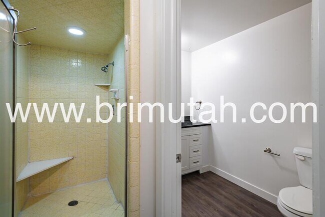 Building Photo - 1877 Osage Orange Ave S