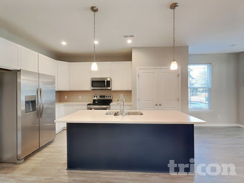 Building Photo - 111 Thomas Point Dr