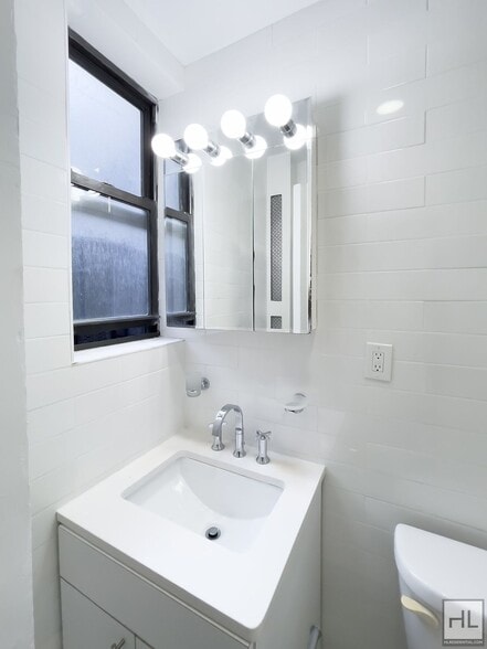 Building Photo - EAST 46 STREET