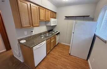 Building Photo - 362 Probasco St