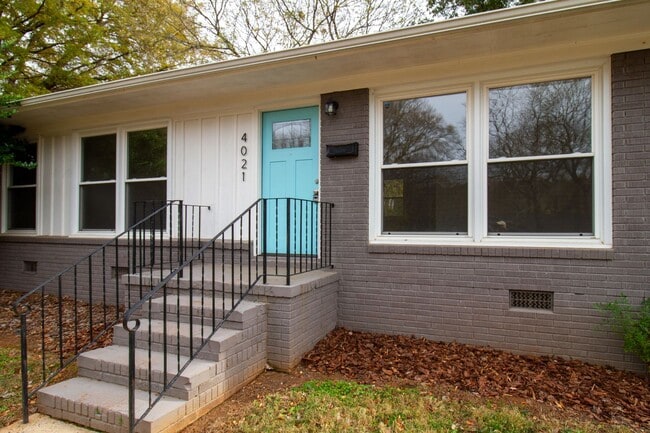 Building Photo - Cozy renovated ranch near Uptown