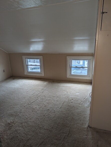 Bedroom - 25 Walnut St