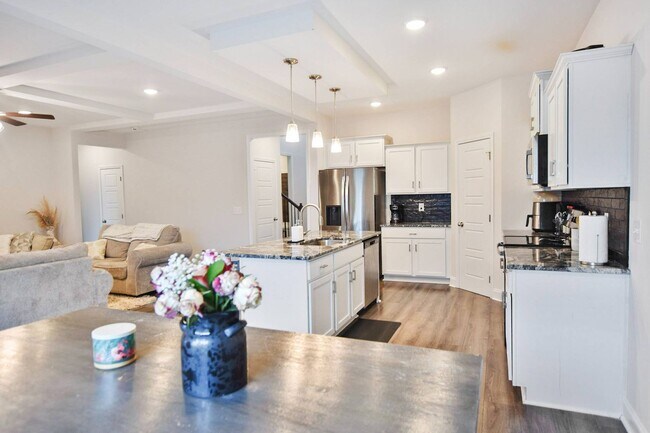Building Photo - 1462 Citadel Dr