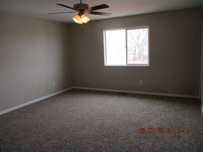 Building Photo - **Move-In Discount!** 3 Bed - 2.5 Bath Twin Home -Gemini Meadows