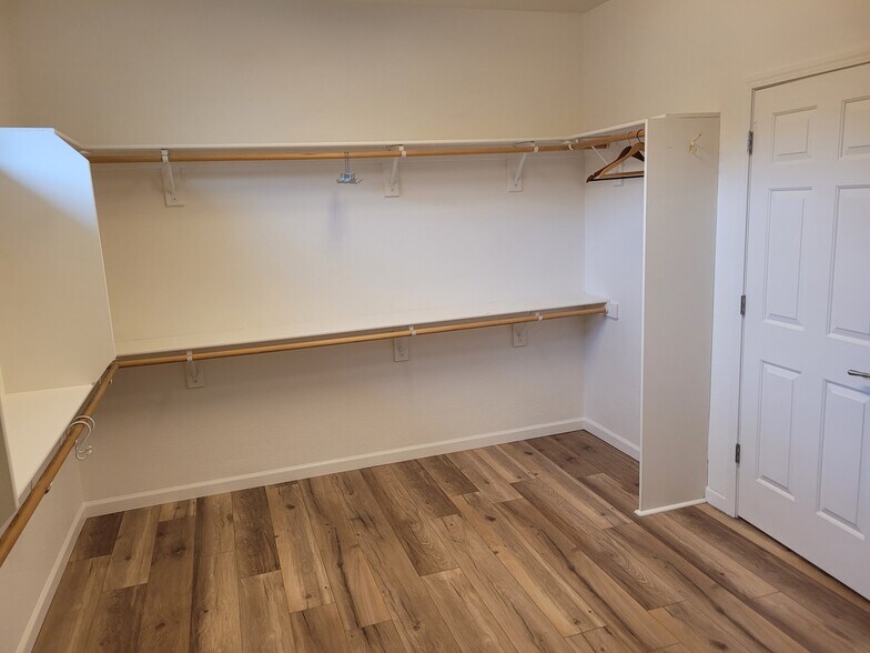 Building Photo - 396 Patricia Ln