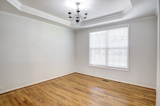 Building Photo - 2103 Templeton Gap Dr