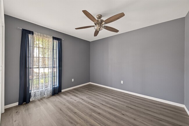 Building Photo - 24006 Lone Elm Dr