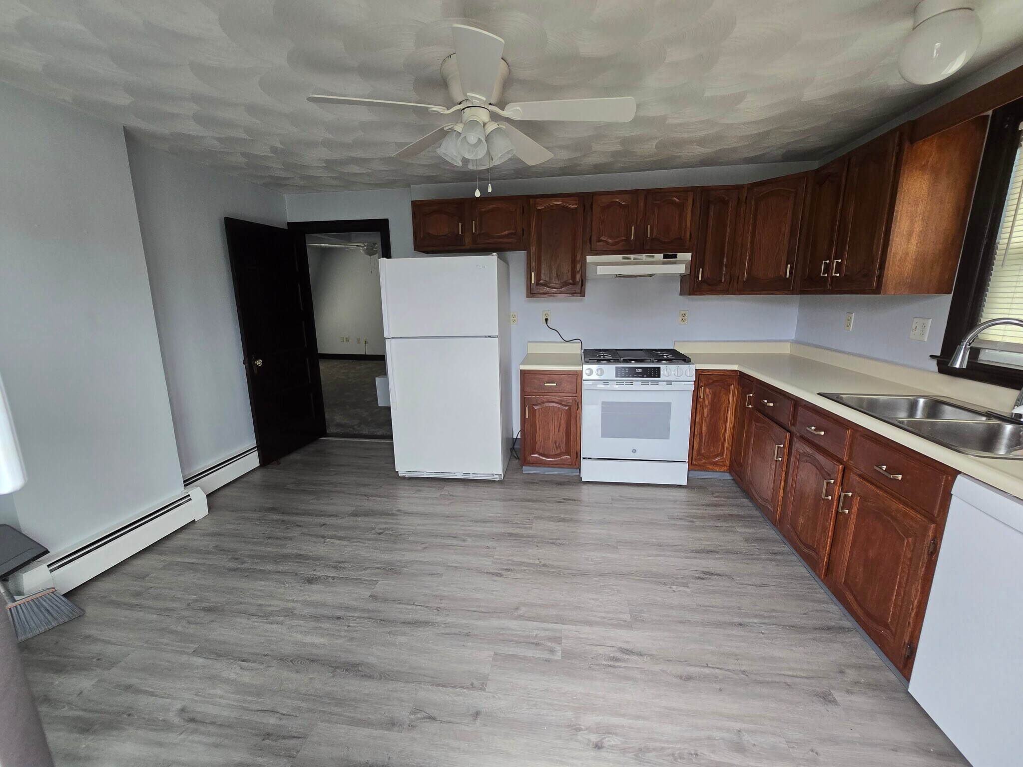Building Photo - 128 Martin St
