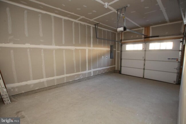 Building Photo - 390 Scranton Ln