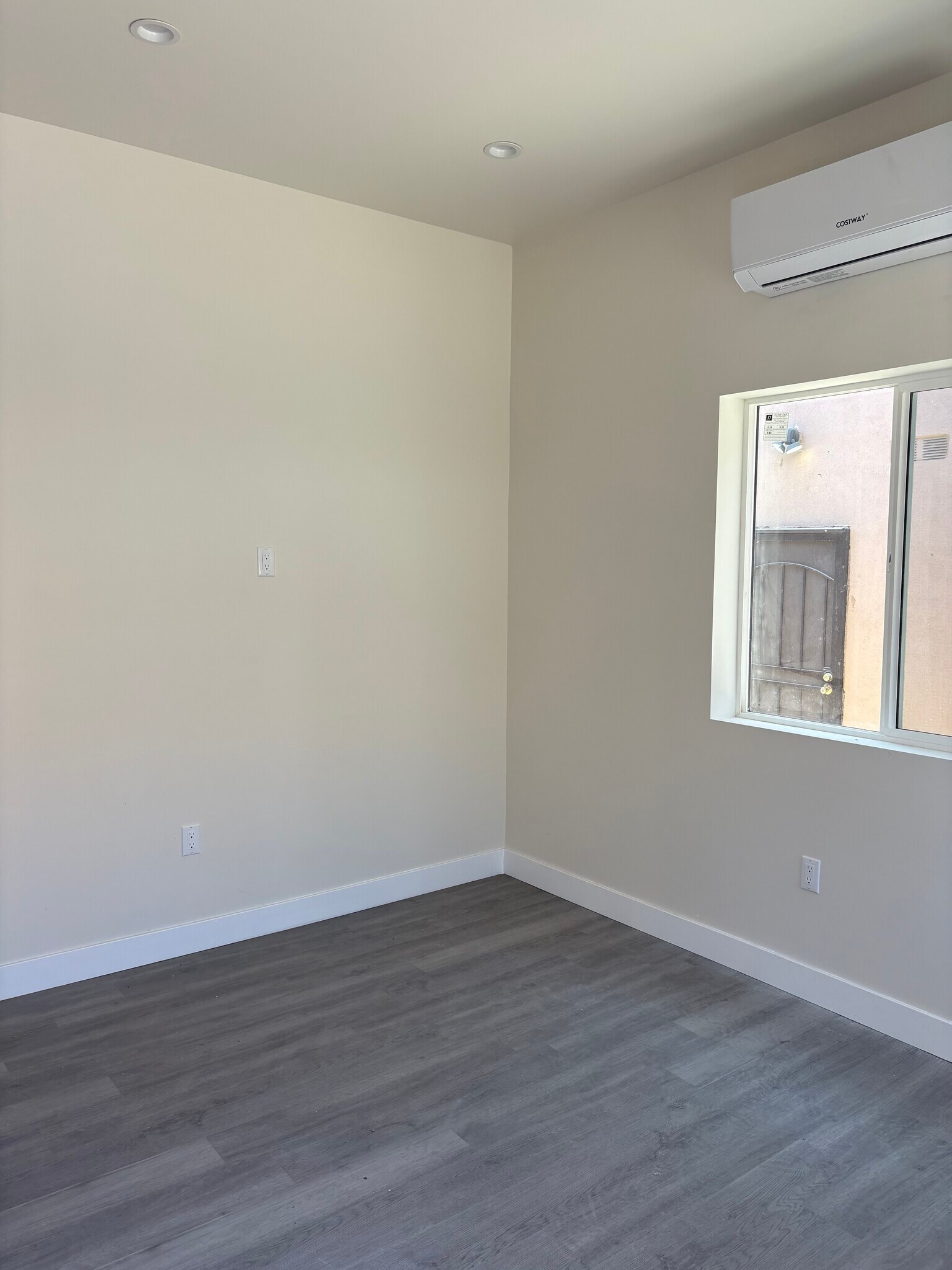 Building Photo - 314 N Market St