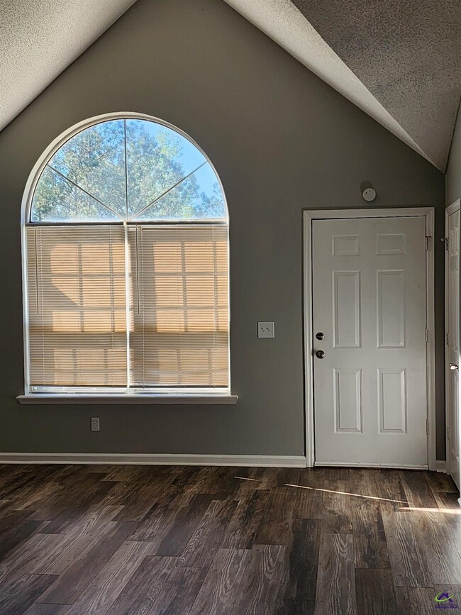 Building Photo - 201 Millside Dr