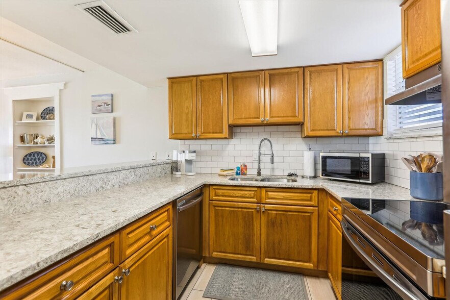 Building Photo - 7900 A1A S