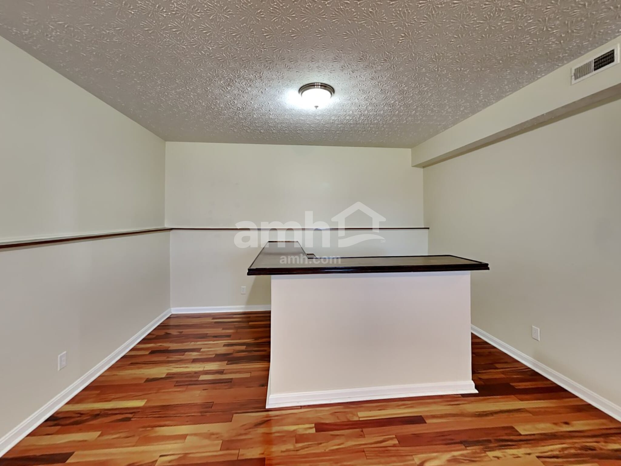 Building Photo - 10136 Corona Ln