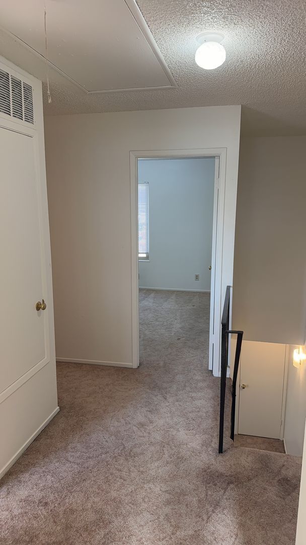 Building Photo - Great 2-Story Townhome