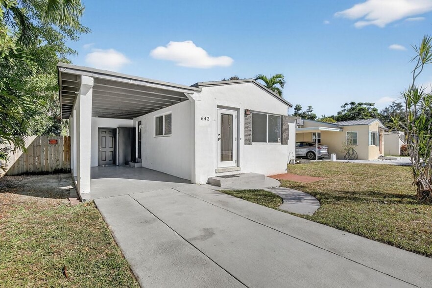 Primary Photo - 642 SW 11th St