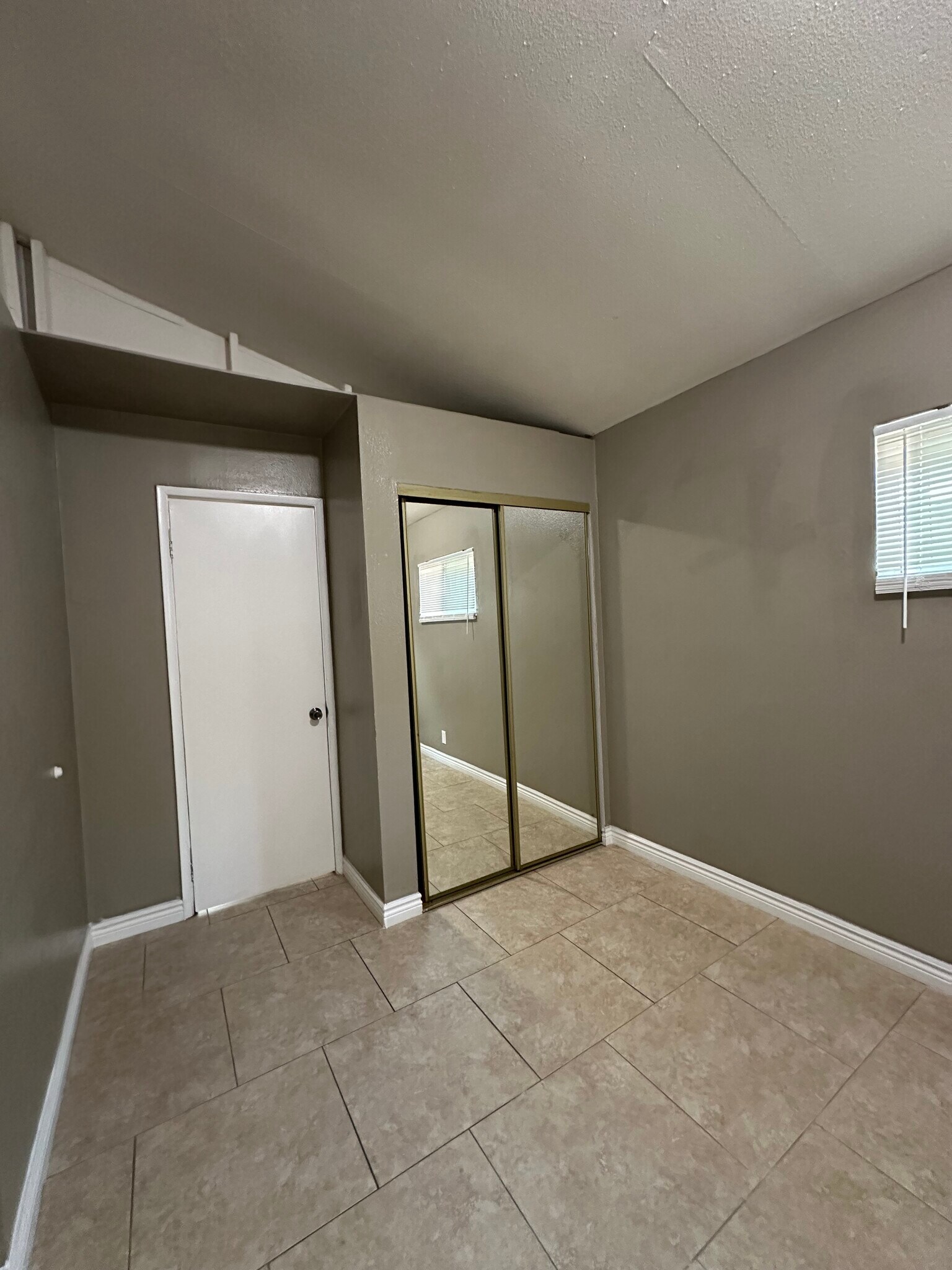 bedroom - 13152 Westlake St