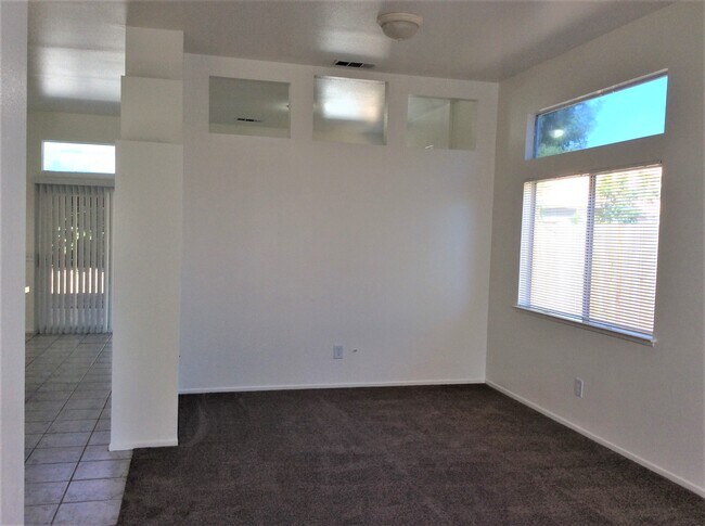 Building Photo - 39431 Obsidian Ct