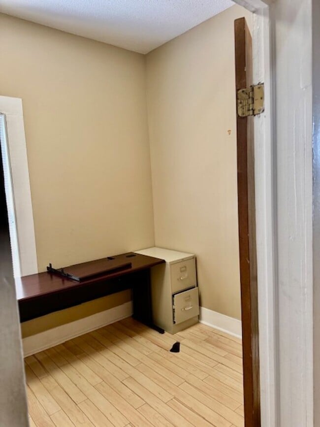 Building Photo - Downtown Gulfport Office Space