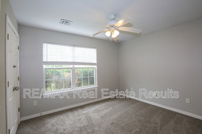 Building Photo - 3711 SW Hansom Loop
