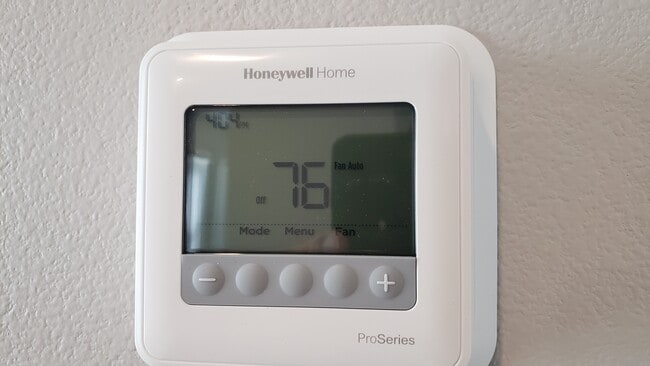 Building Photo - 2057 W Florence Ave