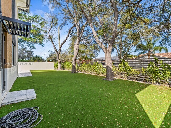 Building Photo - 17902 SW 149th Ct