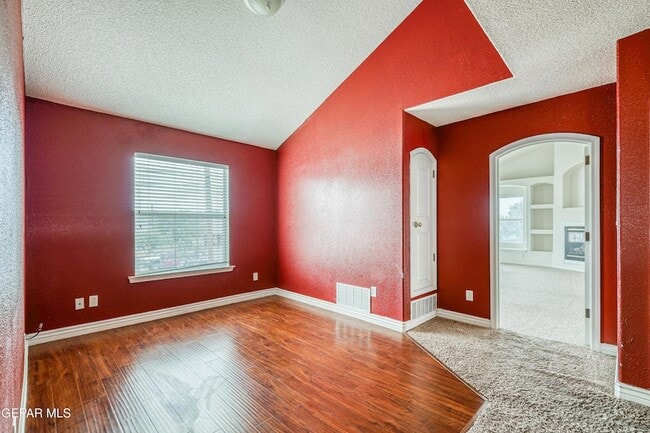 Building Photo - 4733 R L Shoemaker Dr