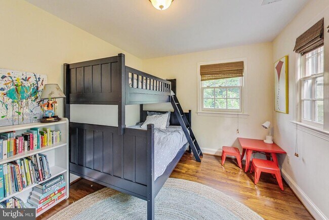 Building Photo - 4831 Calvert St NW