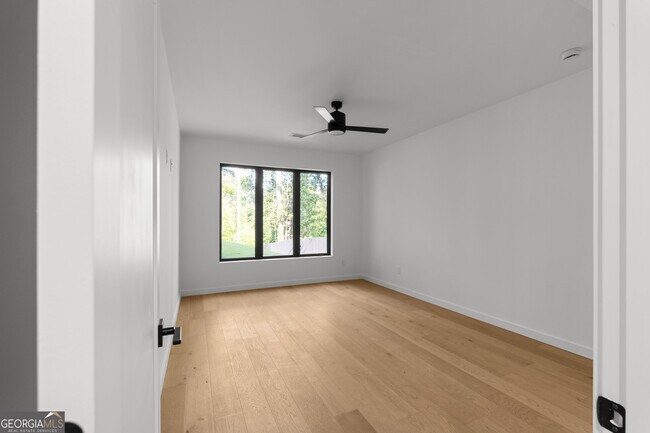 Building Photo - 3293 Lenox Pl NE