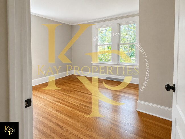 Building Photo - 817 Marigold St