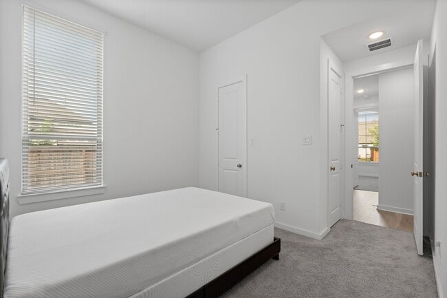 Building Photo - 7602 Zinnia Blossom Ln