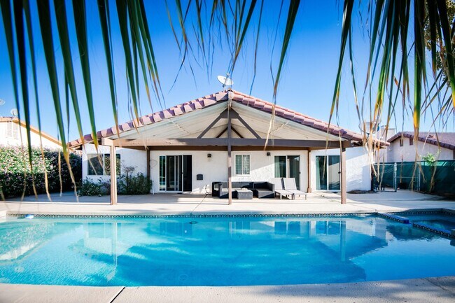 Building Photo - 79361 Port Royal Ave