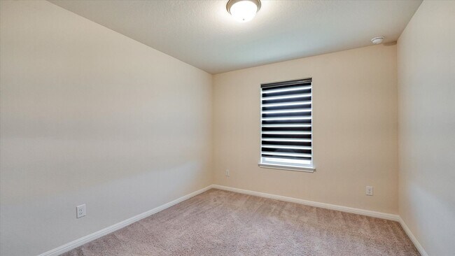 Building Photo - Redland Rd/281 Sienna Subdivision