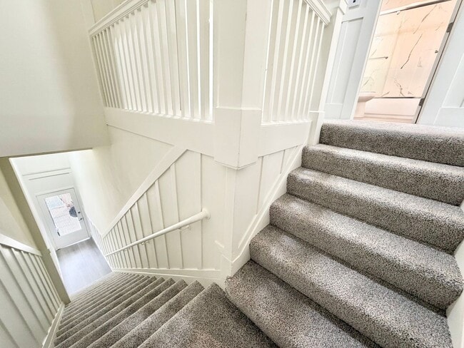 Building Photo - 4758-4764-4764 Mission St