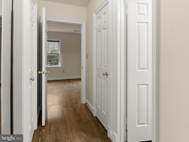 Building Photo - 4424 Westover Pl NW