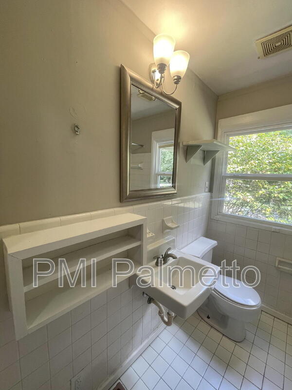 Building Photo - 3319 Brookwood Ct