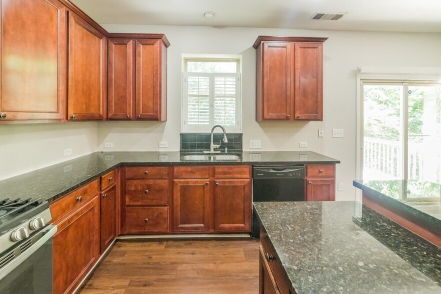 Building Photo - 4290 Rosehall Ct