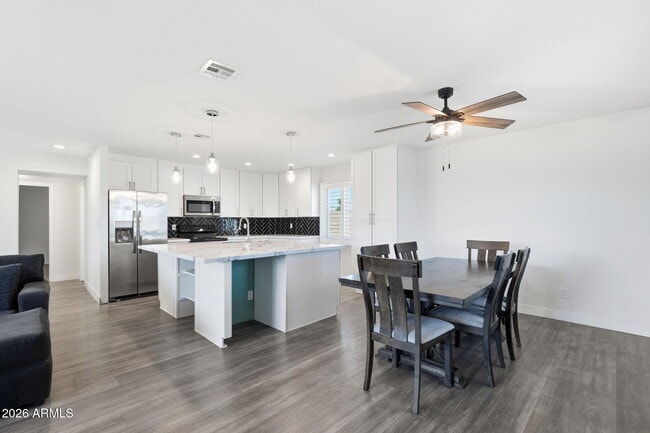 Building Photo - 1628 E Hermosa Dr
