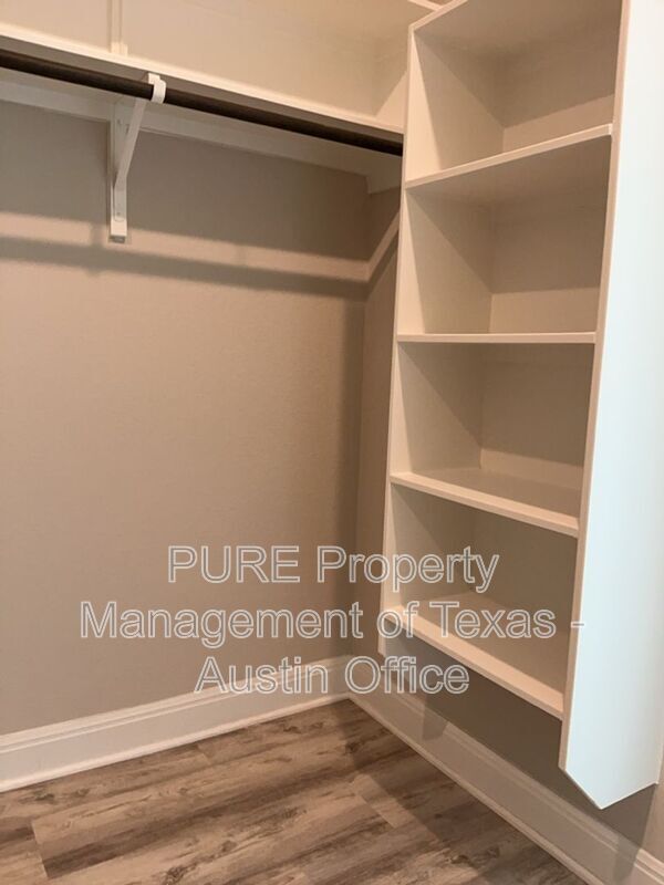 Building Photo - 308 Windom Way