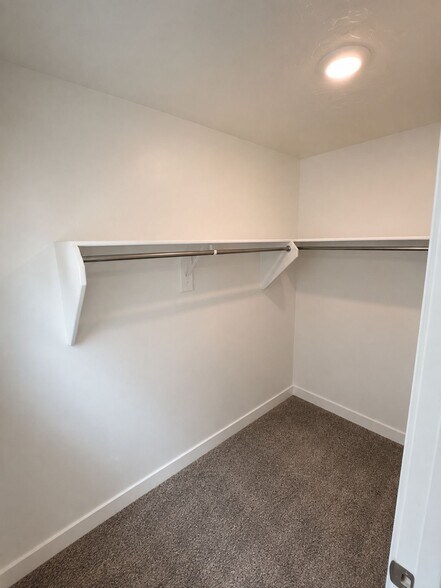 Building Photo - 1073 Jack Dr