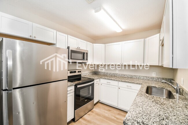 Building Photo - 3510 Gladys St