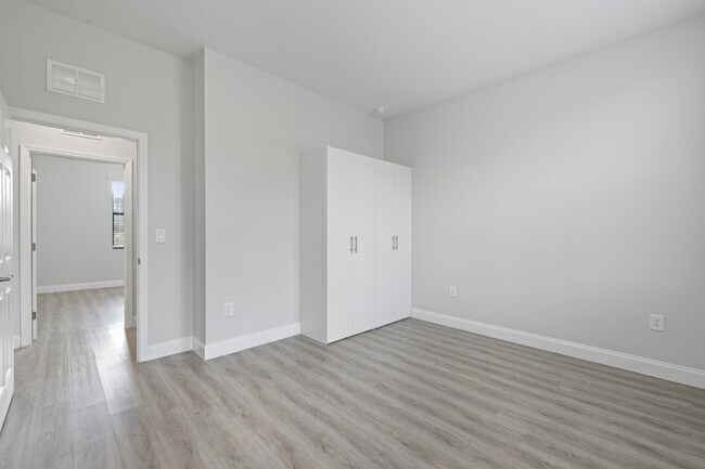 Building Photo - 679 Windermere Dr