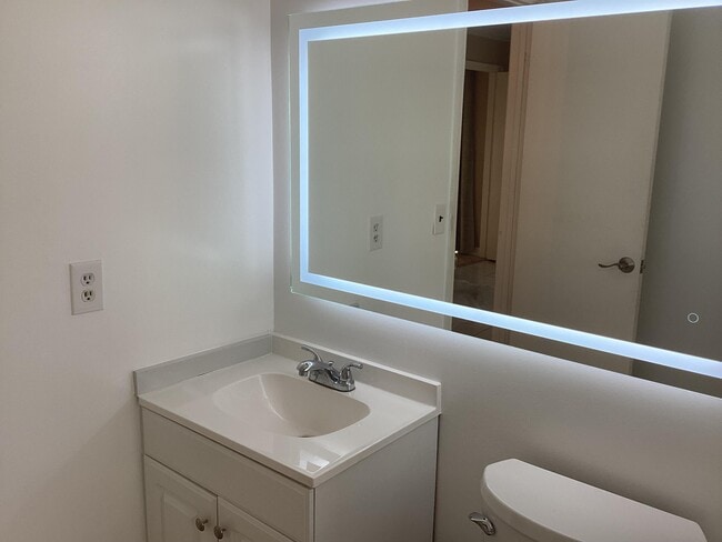 Building Photo - 10496 Augusta Ct