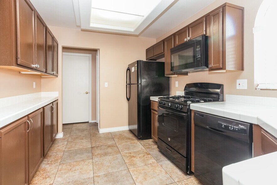Building Photo - 8939 Green Jade Dr