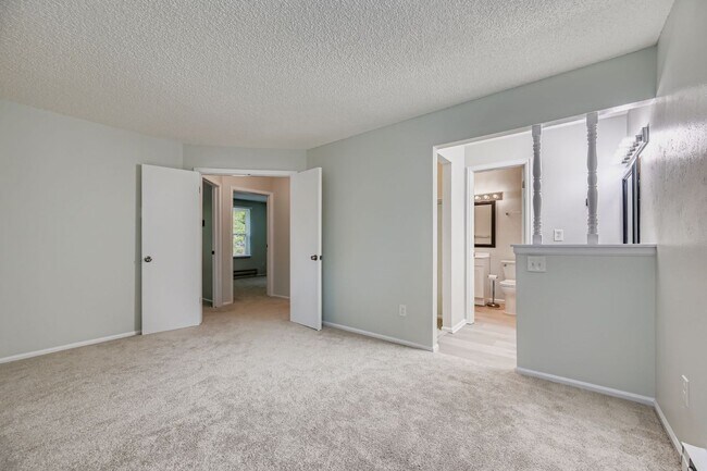 Building Photo - Fully Renovated Home in the Heart of Louis...