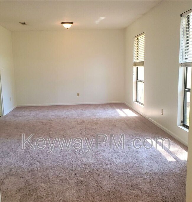 Building Photo - 4441 Shadowmoor Dr