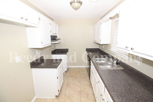 Building Photo - 9532 Chi Chi Cove