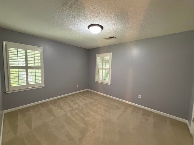 Building Photo - 8149 Kimbrook Dr