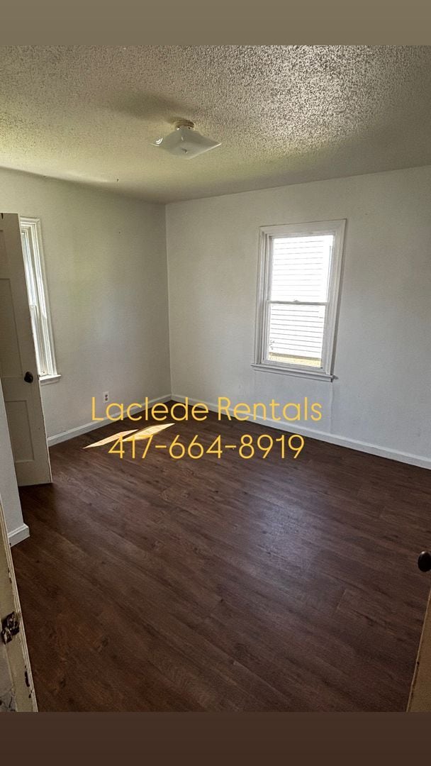 Building Photo - 2 BEDROOM  1 BATHROOM HOUSE